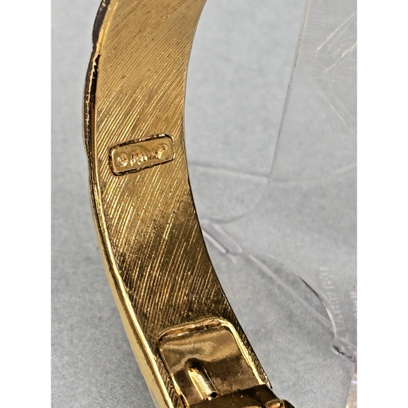 Vintage Monet Gold Tone Textured Hinged Bangle Bracelet Shiny Excellent - Picture 14 of 16